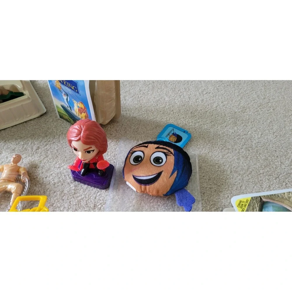 Huge Lot (92) of Vintage Mostly McDonalds Toys! Disney, & More‎